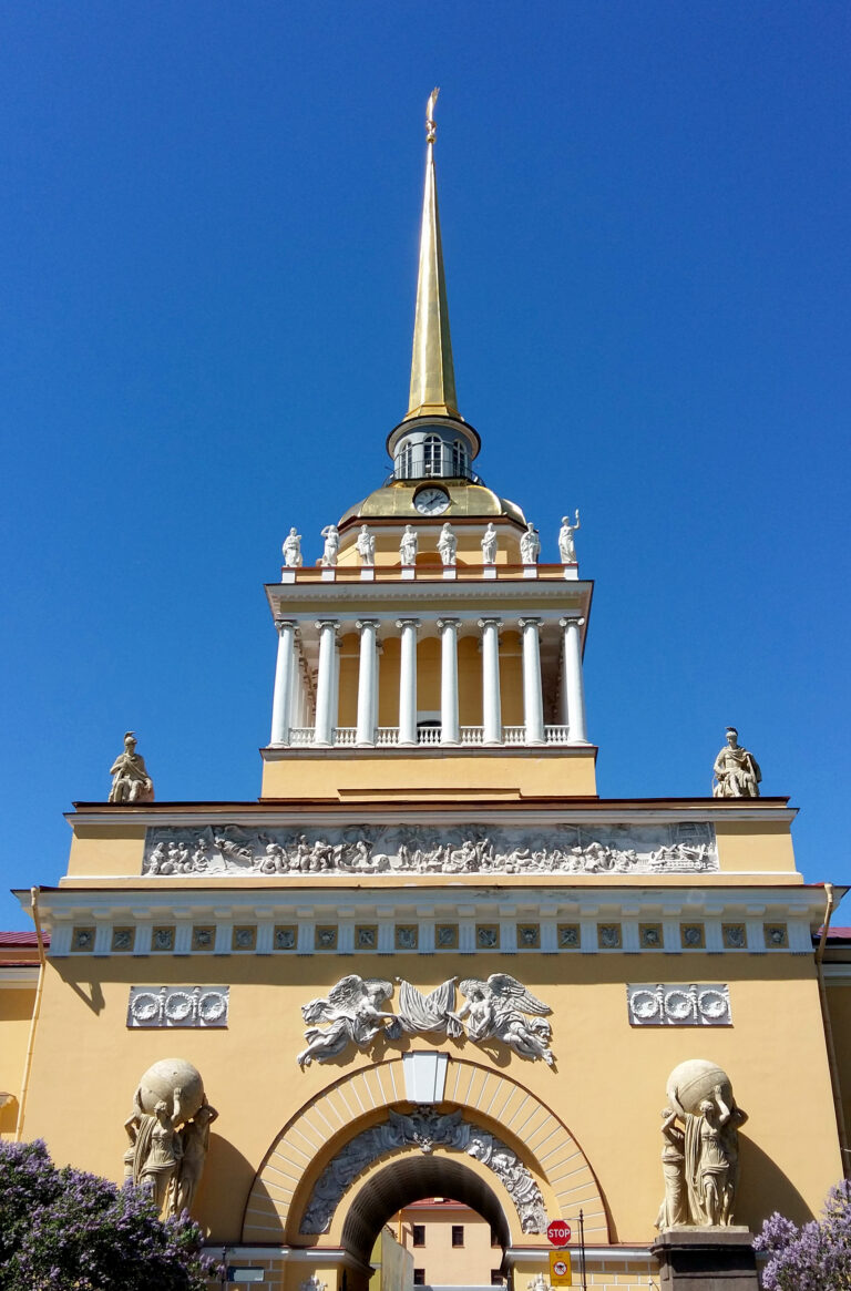 Здание Адмиралтейства в Питере