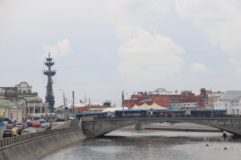Малый каменный мост в Москве