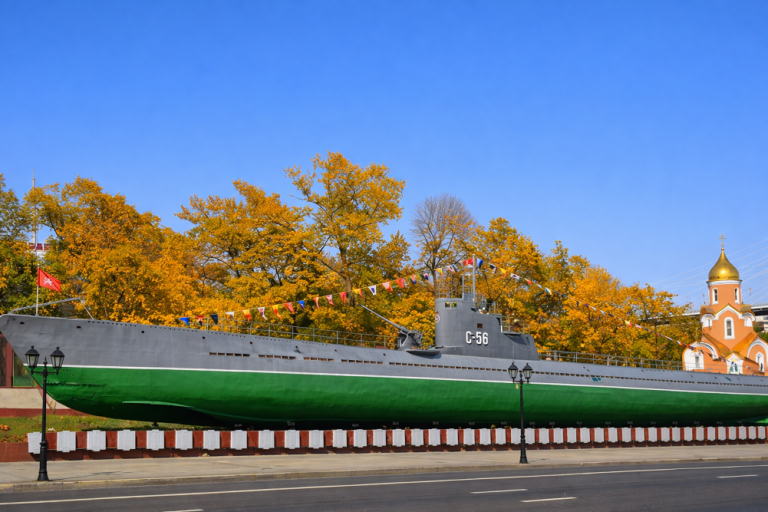 Подводная лодка С-56 во Владивостоке