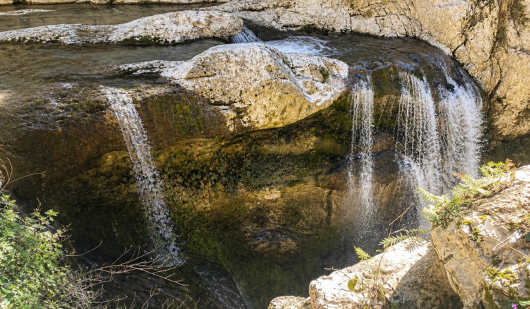 средний Агурский водопад Хостинского района курорта Сочи
